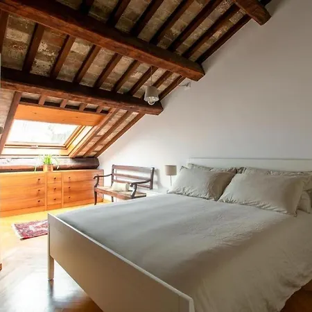 Borgo Cavour Santi40