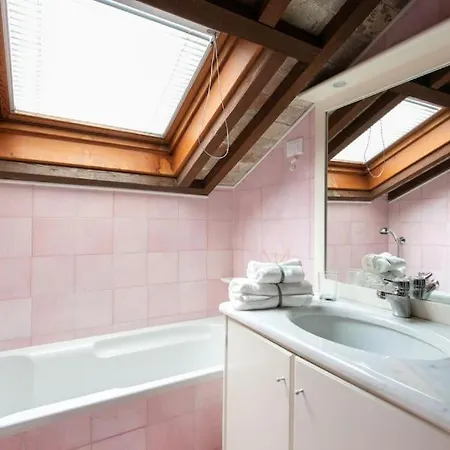 Borgo Cavour Santi40